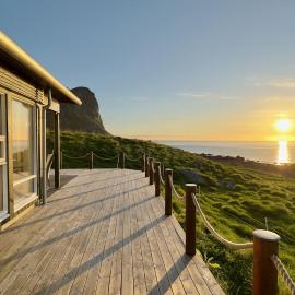 Superior Wildlife Chalet Lofoten, hotel em Napp