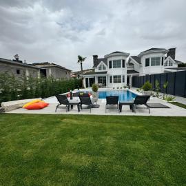 Sunken seated fire pit villa!, хотел в Фоча