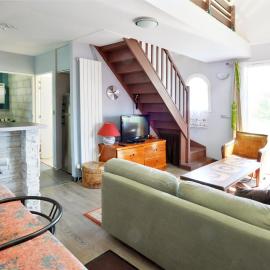 Maison confortable à Férolles-Attilly avec jardin clos
