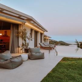 Luxury Villas Theros with private pools – hotel w mieście Sivota