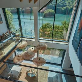 Utopia Lake View, hotel sa Teşila
