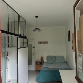 Chambre indépendante dans résidence calme, proche Paris، فندق في بوجيفال
