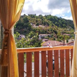 Aggelos House in Kalamitsi, hotel u gradu Kalamitsi