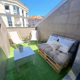 Ático Deluxe muy cerca de la playa, Parking gratis、モアーニャのホテル