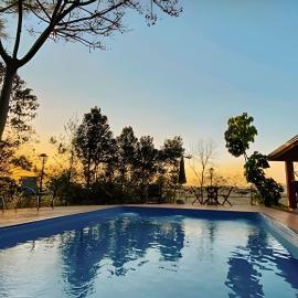 Casa de Campo Araxá na montanha com piscina