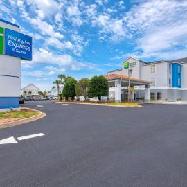 Holiday Inn Express Destin E - Commons Mall Area by IHG, hotell i Destin