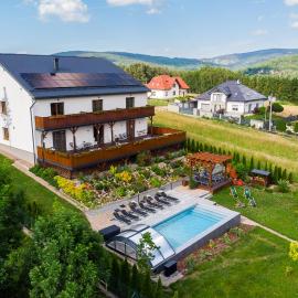 Apartamenty Black Lion – hotel w mieście Pcim