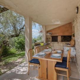 1 Bedroom Gorgeous Home In Montebuono