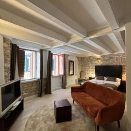 Studios OneThreeFive, hotel in Rovinj