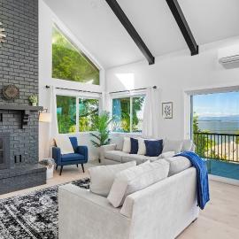 Peaceful Island Getaway, Port Susan views with BBQ & Playroom