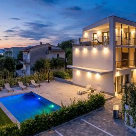 Awesome Apartment In Omisalj
