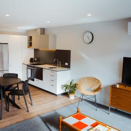 New townhouse, 300m 4 minute walk Te Kaha One New Zealand Stadium, car park, 2 bed 2 bath, hotel a Christchurch