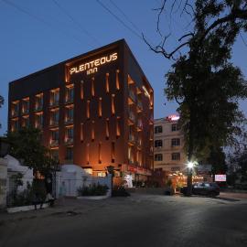 अहमदाबाद में, होटल Plenteous Inn