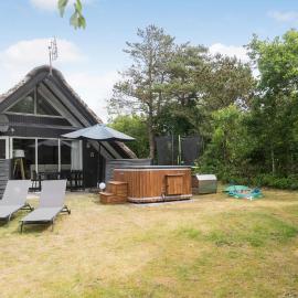 Beautiful Home In Hemmet With Wifi, khách sạn ở Hemmet