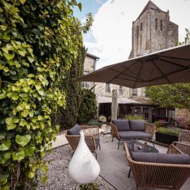 Logis Hostellerie de l'Abbaye – hotel w mieście Celles-sur-Belle