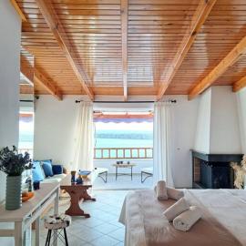 Moonstone Seafront Suite