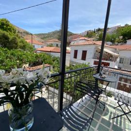 Douskos Uptown Living, hotel en Hidra