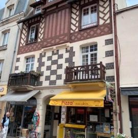 VILLERS DEAUVILLE NOUVEAU STUDIO 2 Pers 30m de la plage, hotel in Villers-sur-Mer