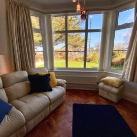Briarfield - Adorable 1 bedroom seaside apartment, on-site parking