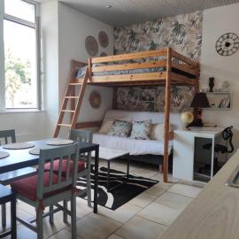Charmant logement proche mer et montagne, ξενοδοχείο σε Hasparren