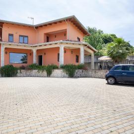 Villa Rossana, готель у місті Marano Marchesato