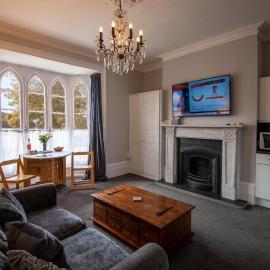 Grand 1 bed Georgian Suite at Florence House, in the heart of Herne Bay and 300m from beach، فندق في هيرن باي