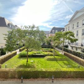 Spacious Marie apt, hotel i Serris