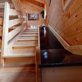 Chalet Regenbogen Familienapartment mit Indoor-Rutschbahn & Spieloase an der Fussgängerzone, hotel u gradu 'Leukerbad'