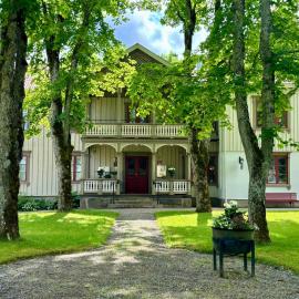 Lydde Gård, hotel in Kinna