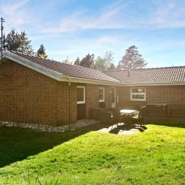 Beautiful Home In Blåvand With Sauna, Hotel in Blåvand