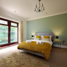 Spacious 7BR Home, Families & Contractors, Hot Tub, hotel en Wolverhampton