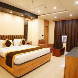 The MARUTINANDAN GRAND, hotel sa Deoghar