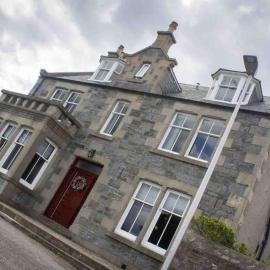 Crannoch Self Catering - 10 bedroom former hotel, hotel u gradu 'Cullen'