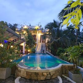 Optimum Residencies, hotel v Negombu