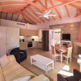 Athena's cottage Stoupa