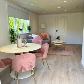 Algutsrumsro Stuga på Öland, hotel u gradu Farjestaden