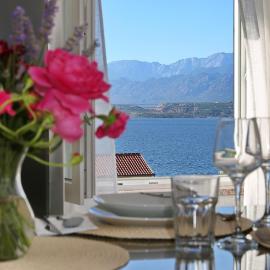 Sea & Mountain View By Apartment Brane