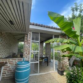 Casa Mediterana、2 マイのホテル