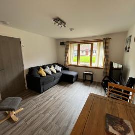 The Wee Hoose near Loch Ness, private garden, private parking, hotel in Drumnadrochit