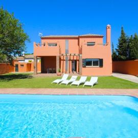 chalet Junto a la playa con piscina privada, La Breña, hotel v destinaci Los Caños de Meca