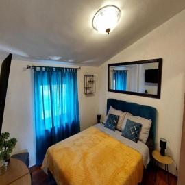 4 Colors Rooms, Cres, hotel u Cresu