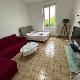 Chambre, hotel in Montceau-les-Mines