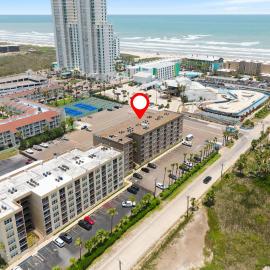 1 Bedroom Studio Near Beach w Pool & Amenities, hotel in South Padre Island