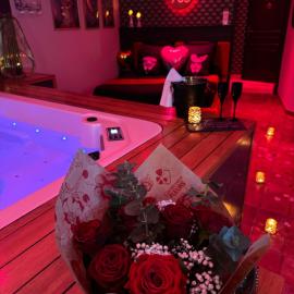 SUITE 785 Chambre Jacuzzi Sauna