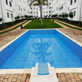 Magnifique Appartement avec Piscine à Tamaris, hotelli kohteessa Tamaris