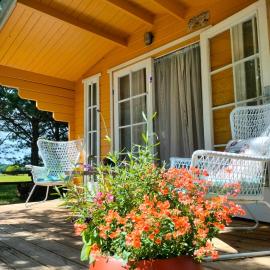 Metsatuule puhkeküla, hotel u gradu 'Hiiumaa'