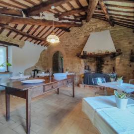 La Fonte Delle Faranghe by Host Hero، فندق في Esanatoglia