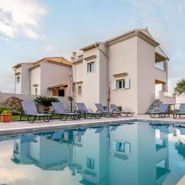 Avgi Villa & Avra House With Shared Pool by Filoxenia Villas