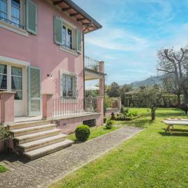 Apartment Appartamento Rosa by Interhome, hotell i Camaiore