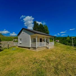 Snow White Chalet- Mountain Retreat in Kolašin